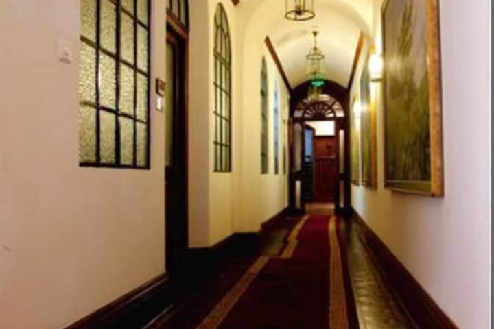 Ballroom/Hall 87 of 111