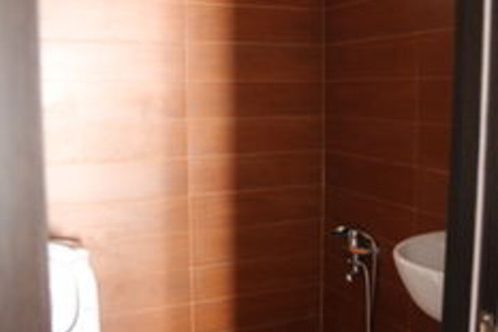 Room 2 of 25