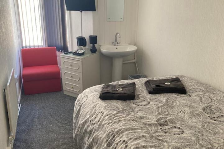 Room 16 of 32