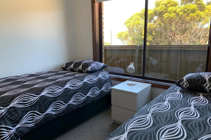 Room 4 of 13