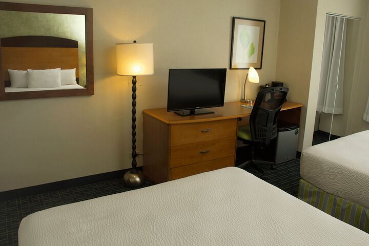 Room 9 of 39
