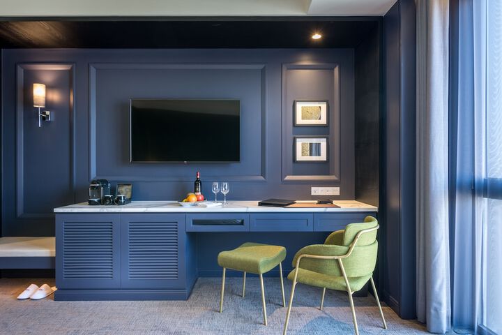 Room 46 of 89