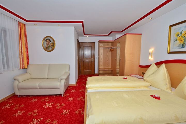 Room 10 of 36
