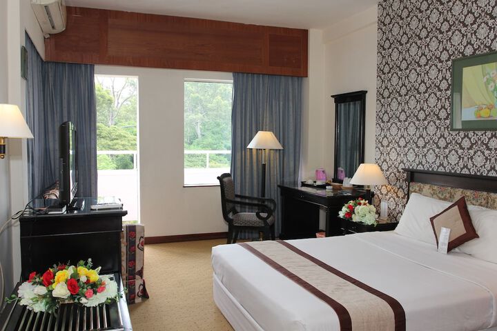 Room 12 of 29