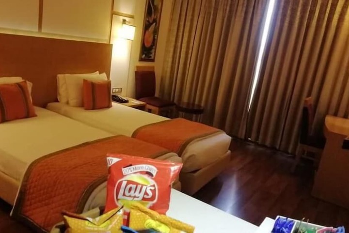 Room 5 of 34