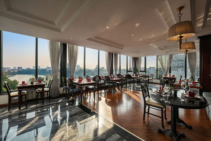 Dining 89 of 133