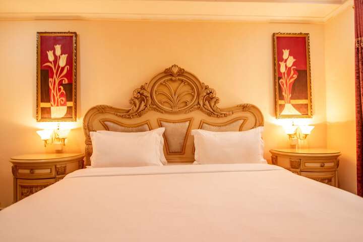 Room 15 of 54