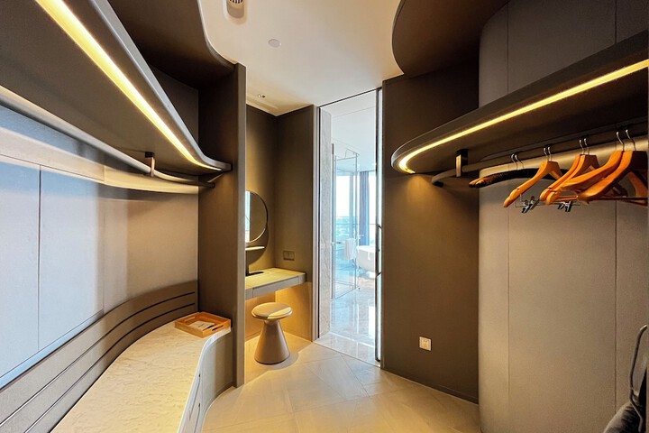 Room 30 of 126