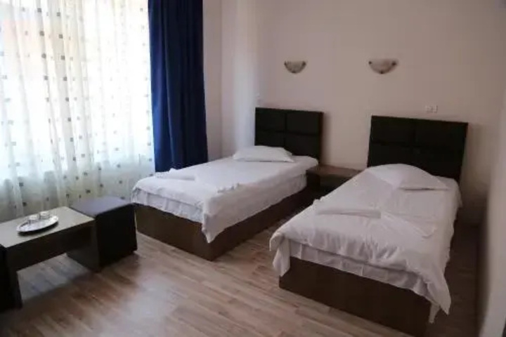Room 7 of 11