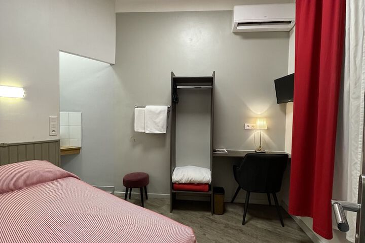 Room 3 of 47