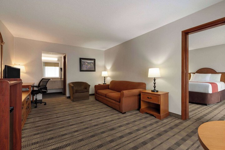 2 Double Beds (4 of 21)