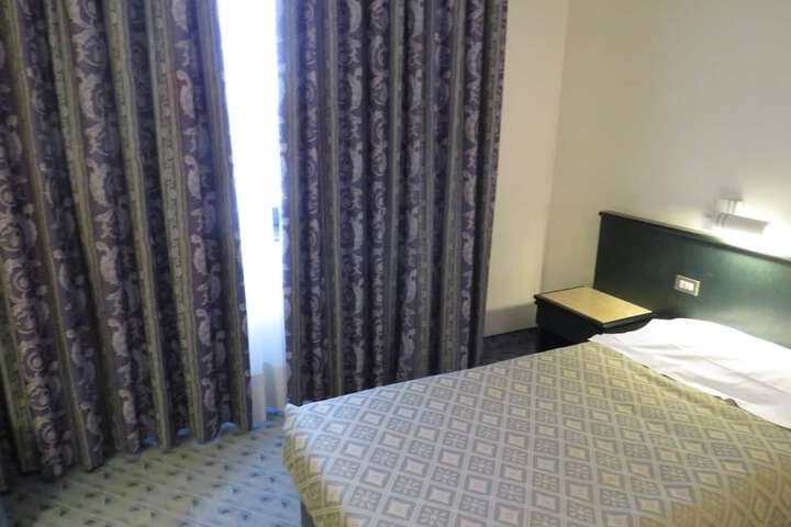 Room 14 of 31