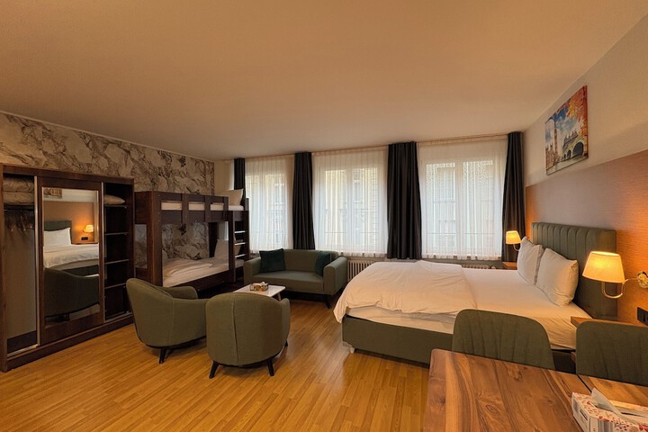 Room 48 of 75