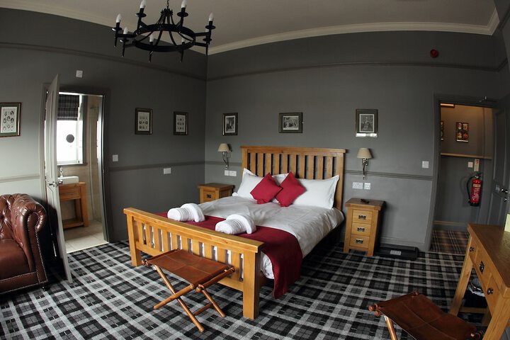 Room 2 of 18