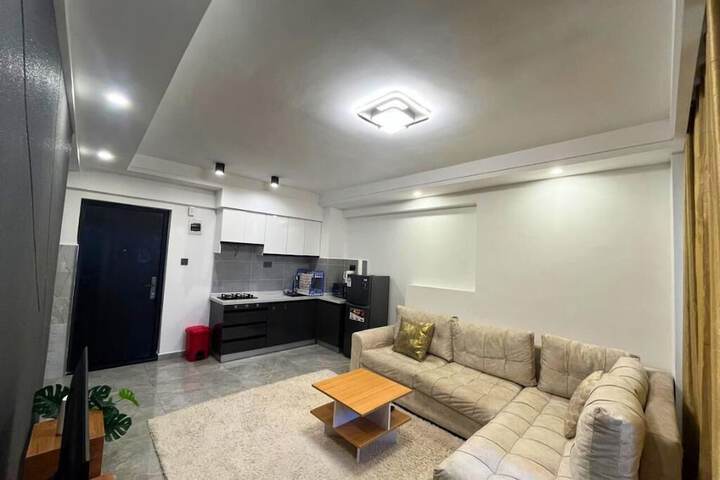 Room 5 of 12