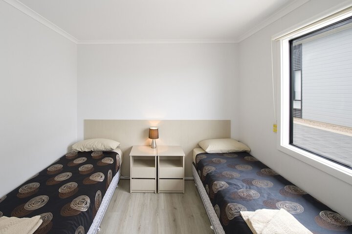 Room 3 of 77