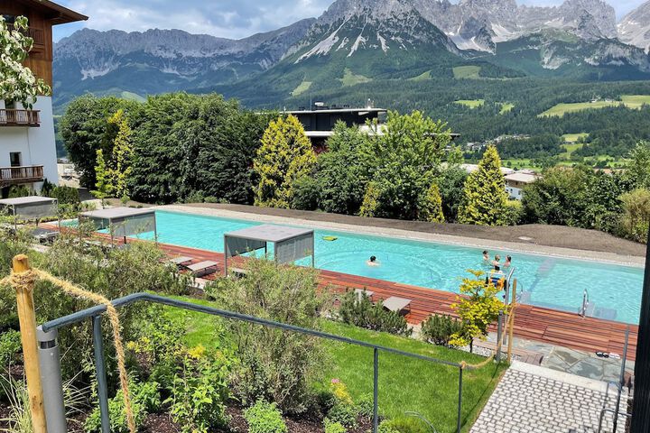 Pool 44 of 94