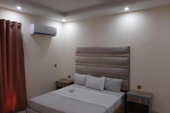 Hotel Day IN Gulberg