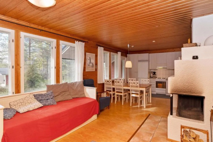 Room 4 of 17