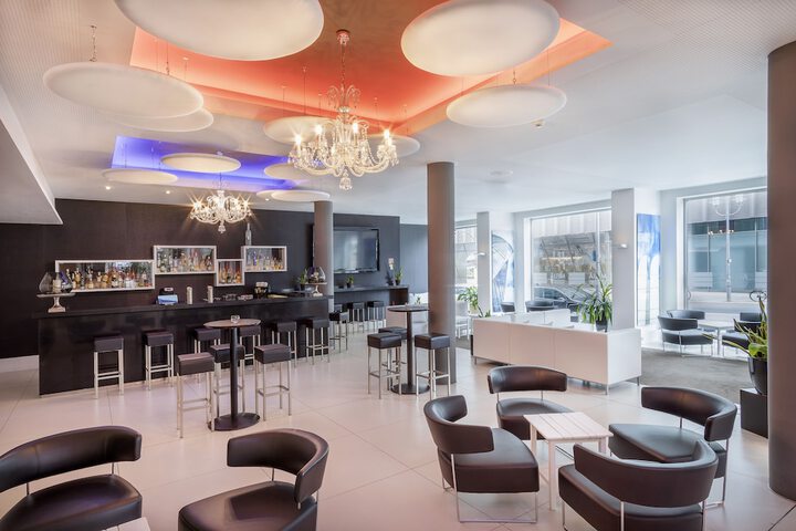 Guest Lobby