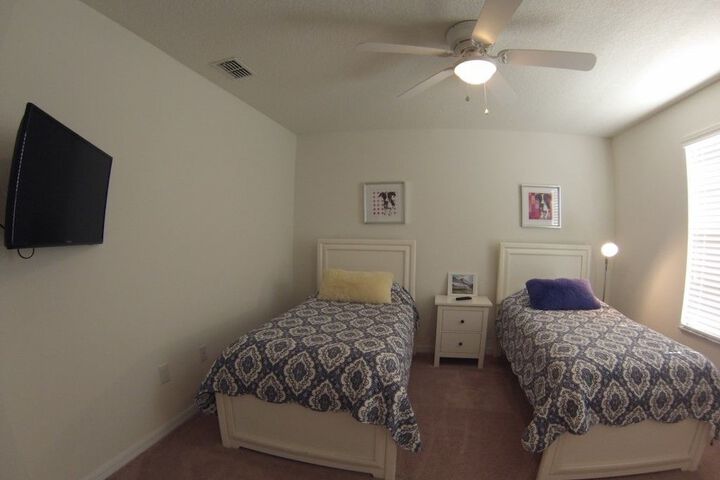 Room 6 of 24