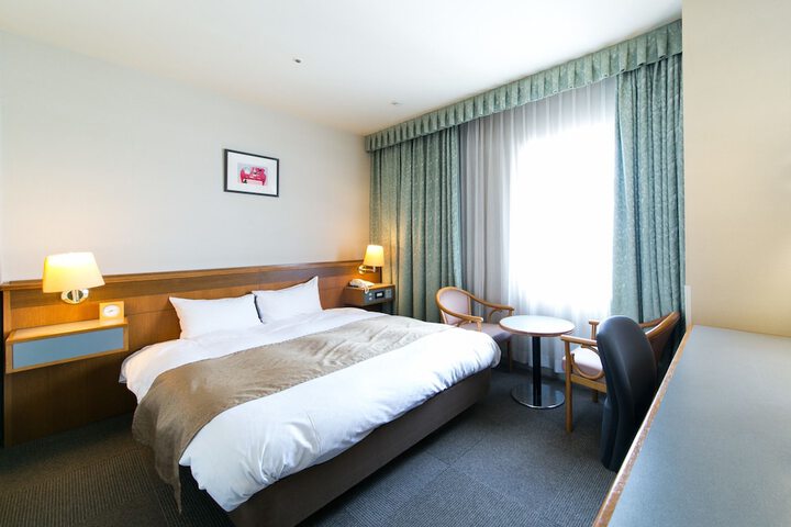 Room 6 of 23