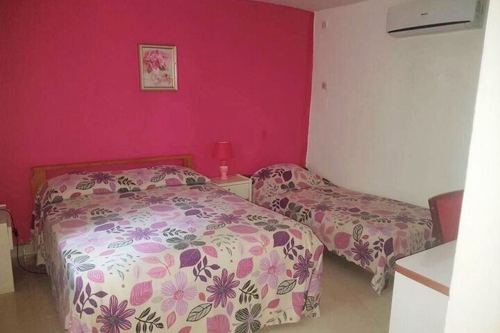 Room 13 of 40