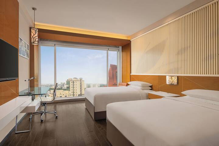 Room 21 of 48