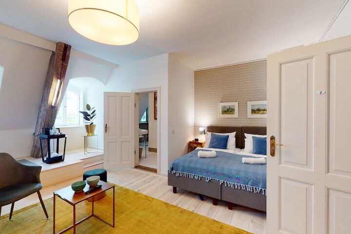 Room 16 of 60