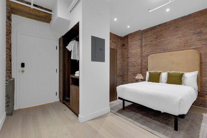 Room 87 of 199