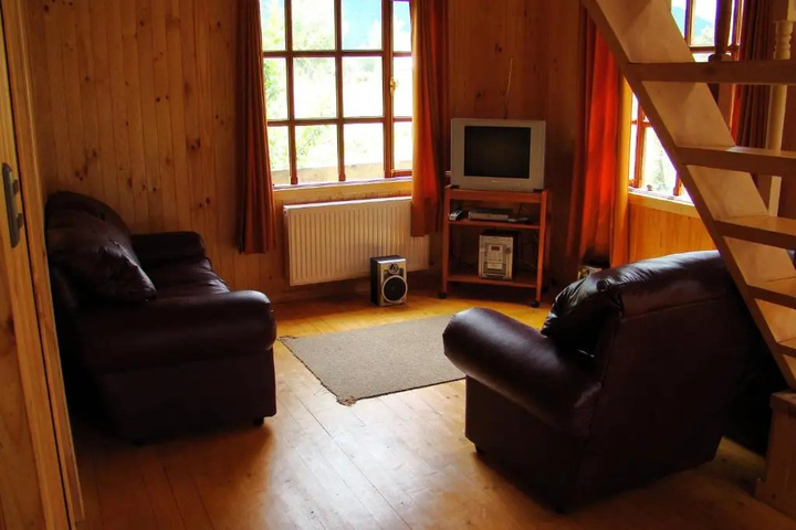 Room 3 of 8
