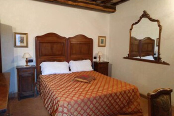 Room 54 of 66