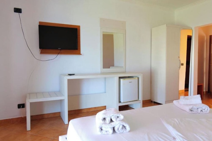 Room 18 of 50