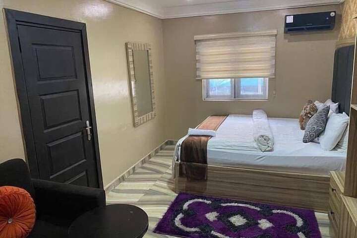 Room 6 of 34