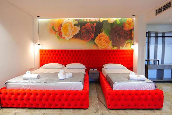 Room 25 of 137