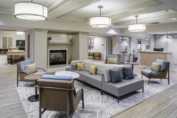 Entrance & Lobby