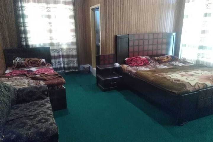 Room 8 of 17