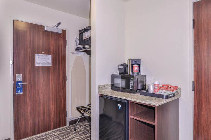 2 Queen Guest Room (8 of 12)