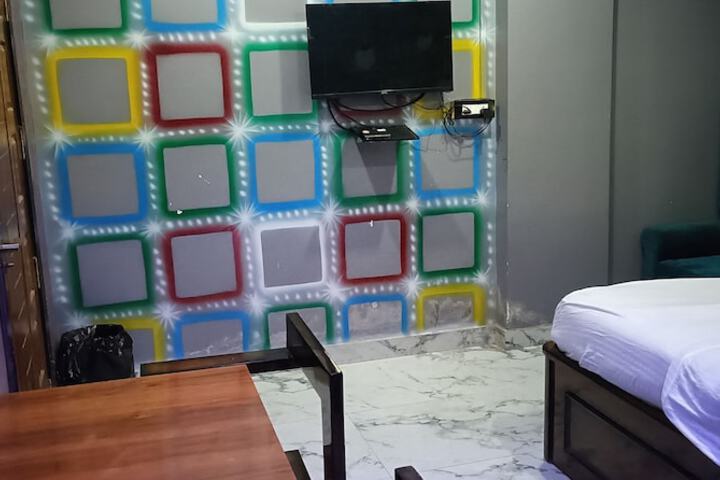 Room 6 of 41