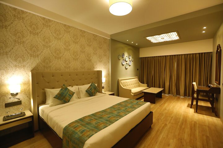 Room 9 of 37