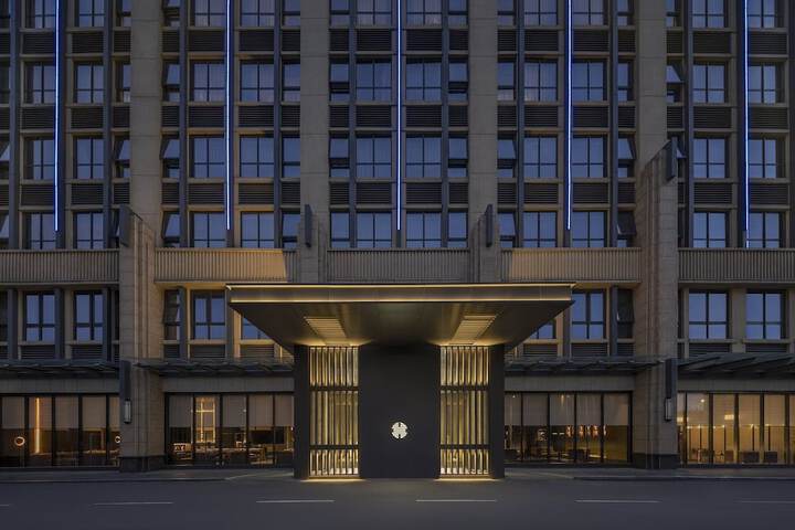 Hotel 5 of 7