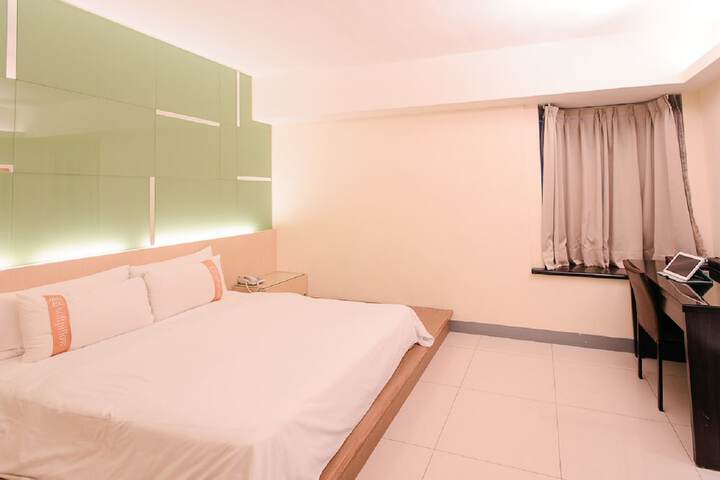 Room 6 of 37