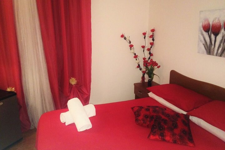 Room 5 of 13