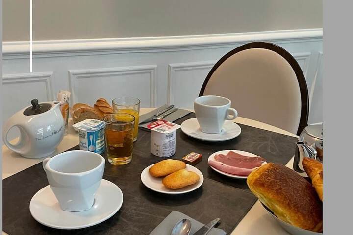 Breakfast/Coffee Service 35 of 41