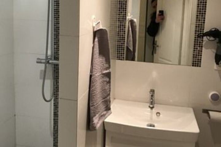 Room 4 of 22