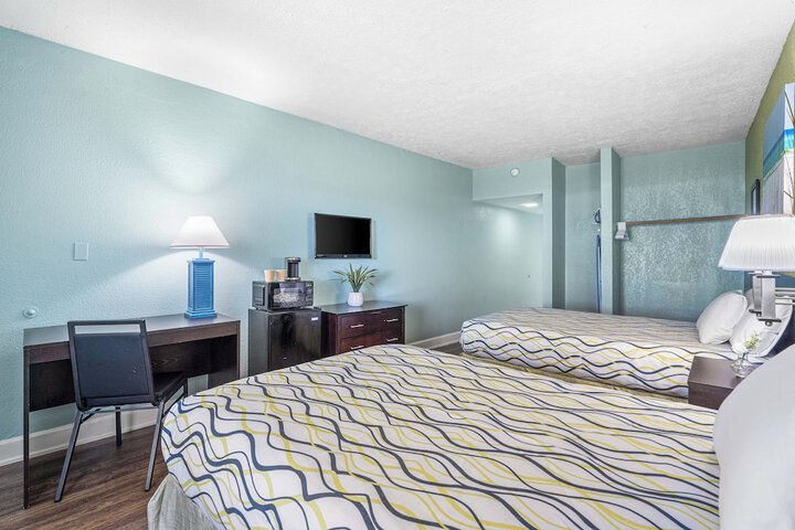 Room 7 of 120