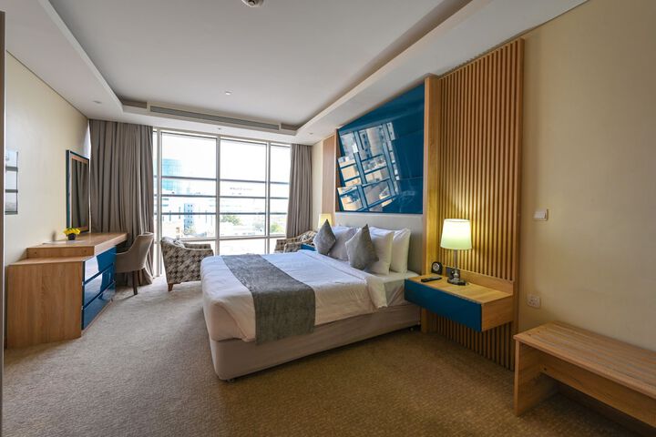 Room 33 of 68