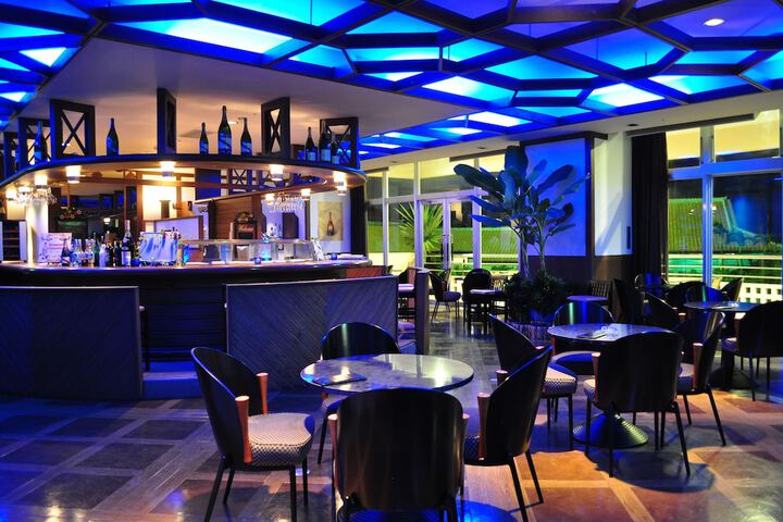 Lounge 59 of 97
