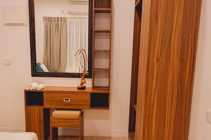 Room 10 of 21