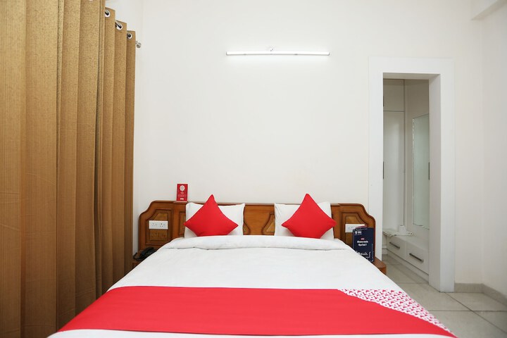 Room 11 of 29